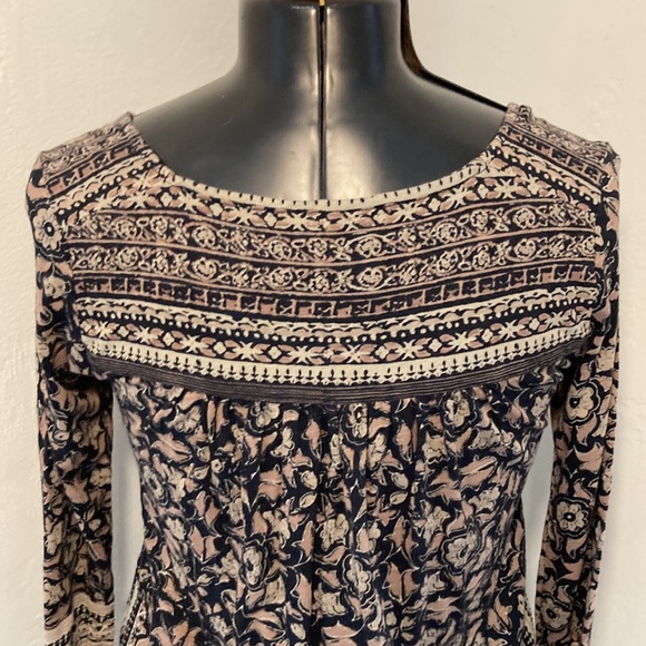 Lucky Brand Women’s Small Long Sleeve V-neck Shirt - Picture 8 of 13